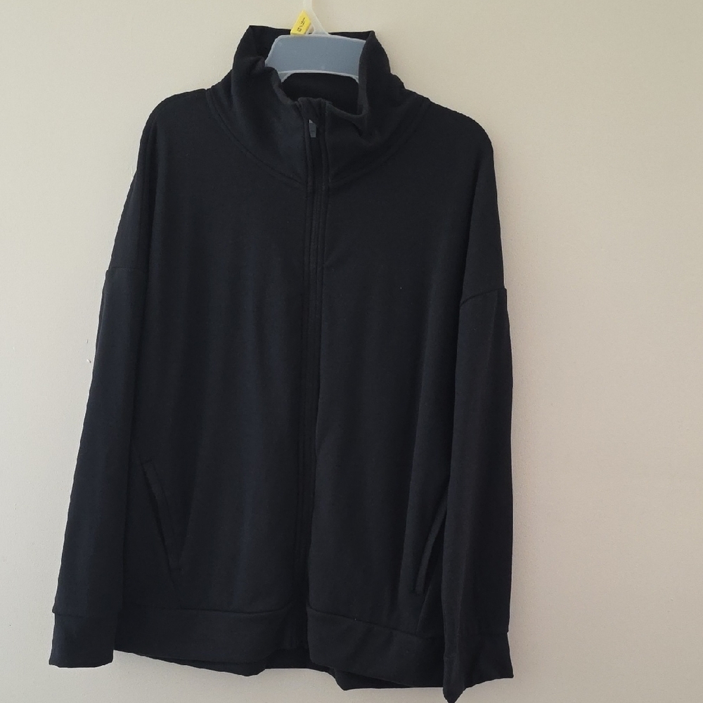 Mondetta Black Crew Neck Sweater